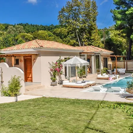 Villa Pinewood By Mandraki Village *
