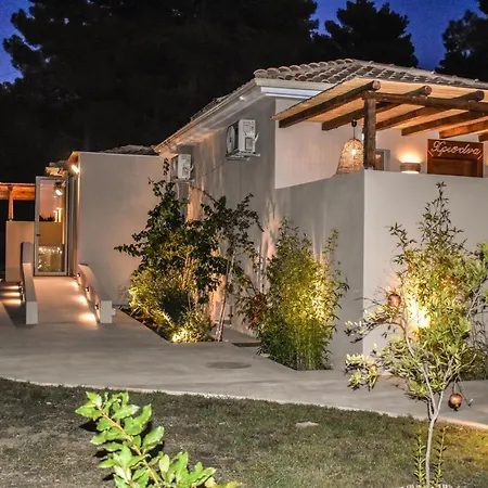 Pinewood By Mandraki Village