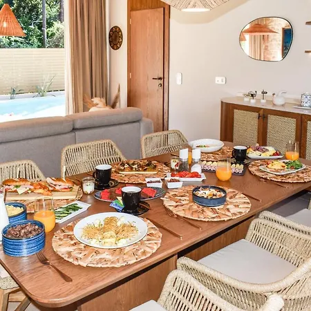 Pinewood By Mandraki Village * Κουκουναριές